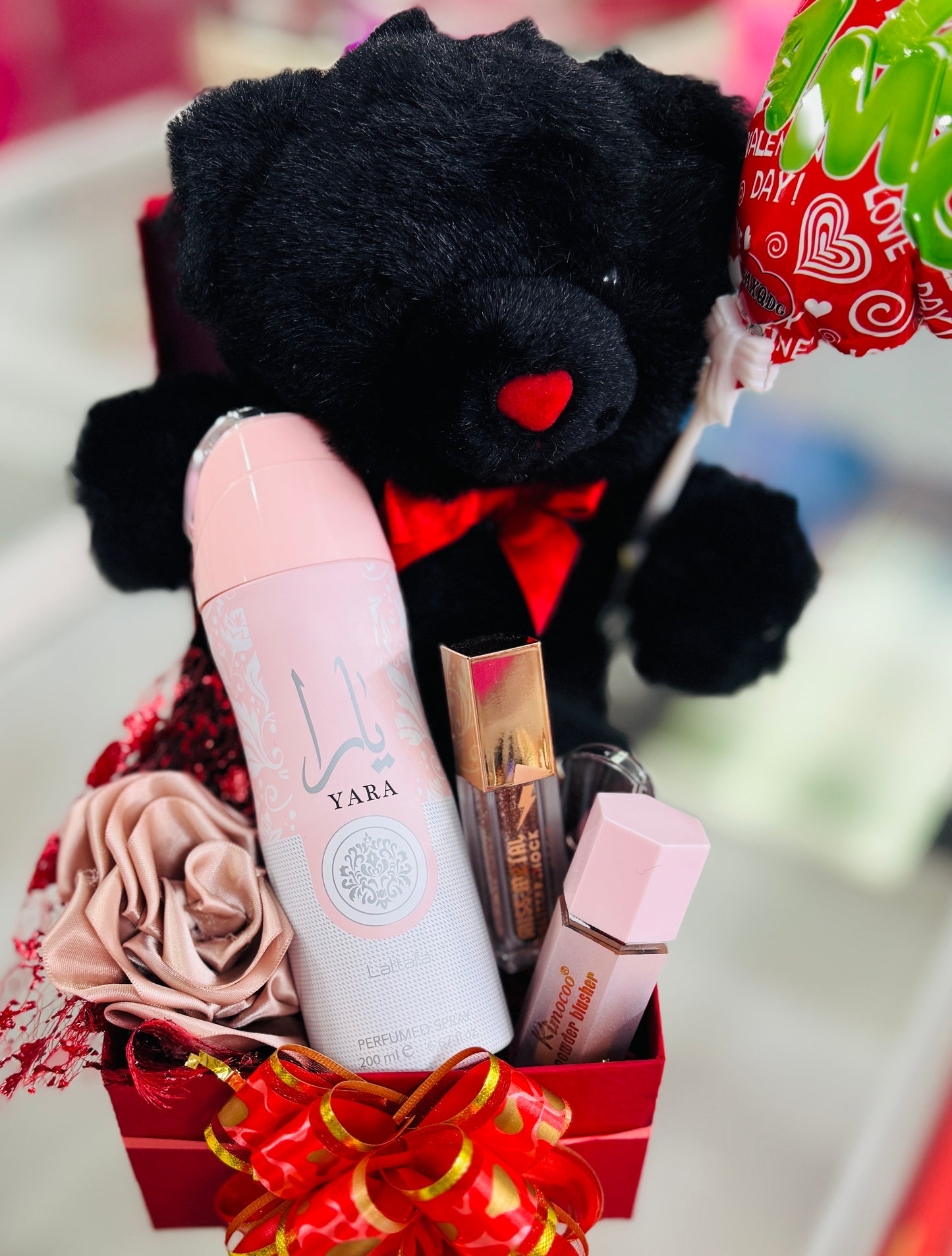 Arreglo peluche con maquillaje