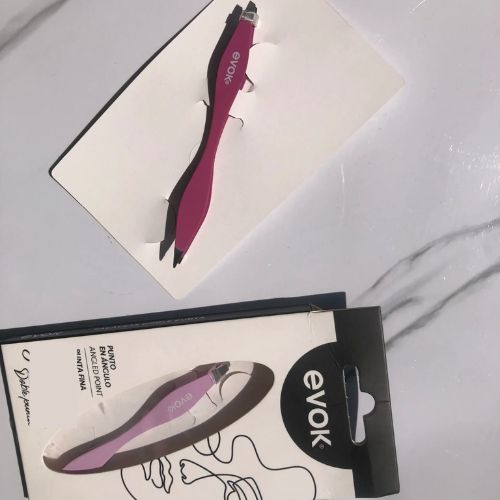 Evok Pinza para Cejas - Doble Punta